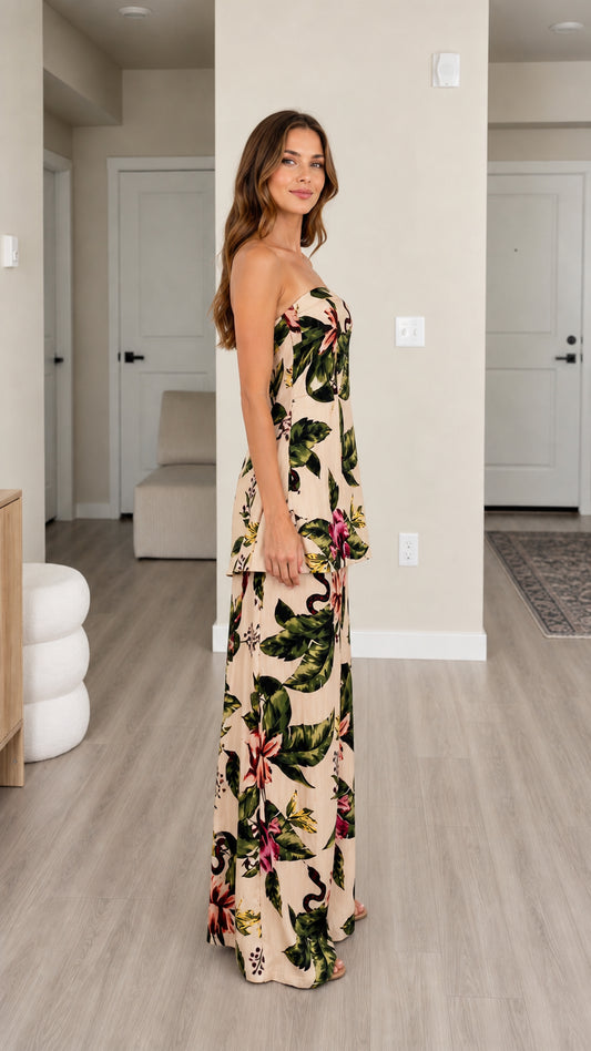 Side view of beige matching set